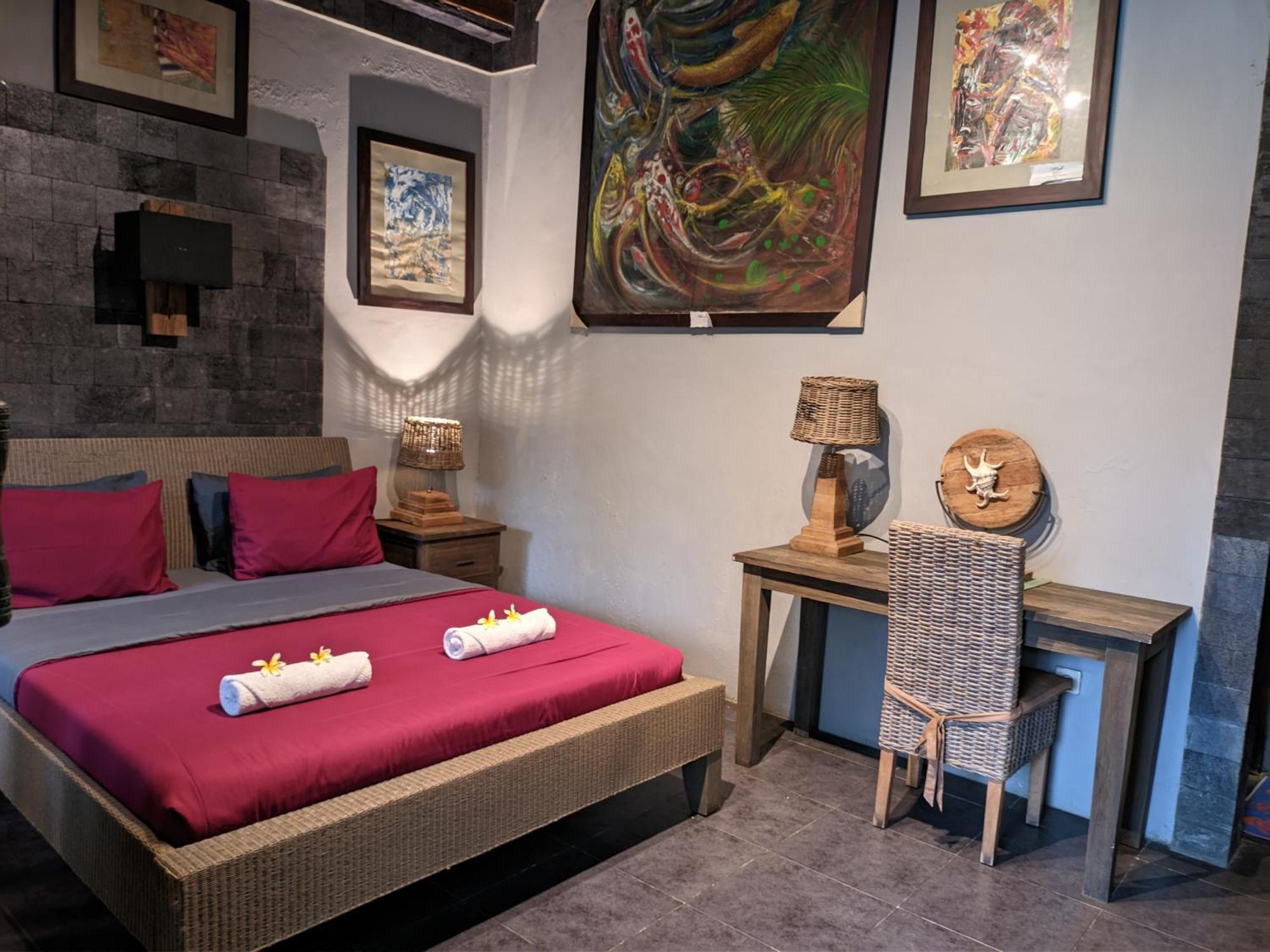 Astuti Gallery Homestay Джокьякарта Экстерьер фото